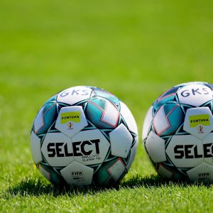 Biało-turkusowa piłka nożna Select Brillant Super TB Fortuna 1 Liga - rozmiar 5 - obrazek 3